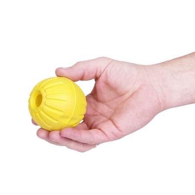 Palla gialla dura e resistente per giochi con pastore tedesco